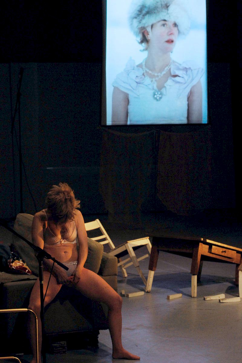 Another. Fucking. Solo (2010) Ballhaus Ost - Berlin / Ph. Hannah Lippmann