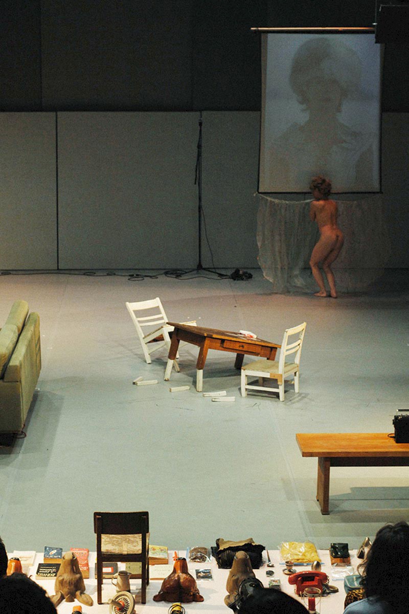 Another. Fucking. Solo (2010) Ballhaus Ost - Berlin / Ph. Hannah Lippmann